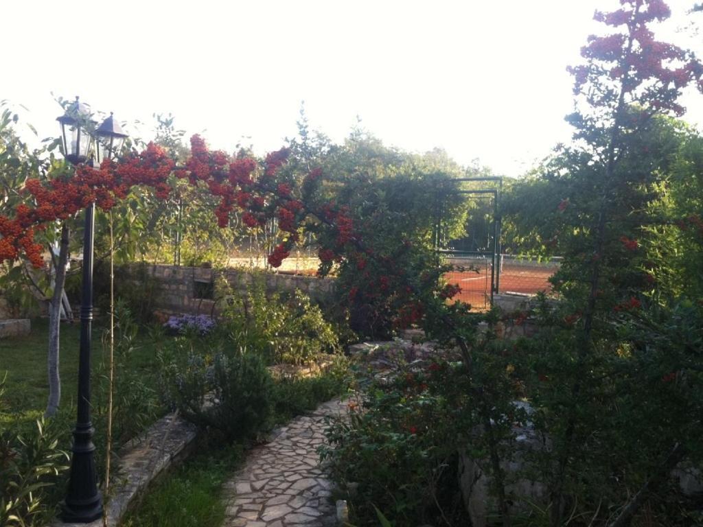Villa In Funtana With Private Tenniscourt Exterior photo